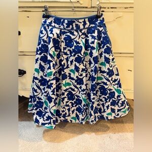 Floral Blue and White Women's Flare Skirt with Pockets Size 2